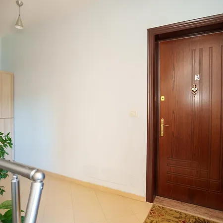 Apartment Tolle Lage & Aussicht, 3 Min Zum Sarande